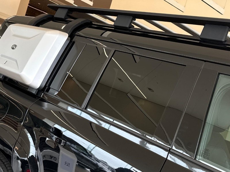 2024 (73) LAND ROVER DEFENDER 3.0 D300 X-Dynamic HSE 130 5dr Auto [8 Seat] 5632938