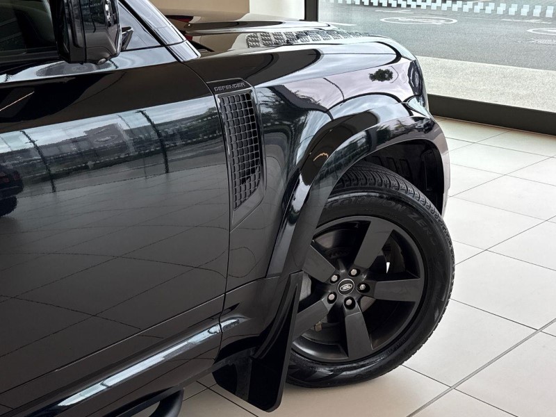 2024 (73) LAND ROVER DEFENDER 3.0 D300 X-Dynamic HSE 130 5dr Auto [8 Seat] 5632936