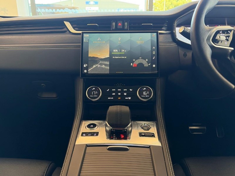 2023 (72) JAGUAR F-PACE 2.0 P400e R-Dynamic Black 5dr Auto AWD 5674043