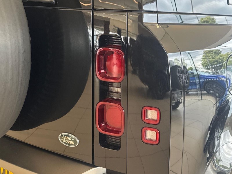 2023 (23) LAND ROVER DEFENDER 3.0 D250 X-Dynamic HSE 110 5dr Auto 5656635