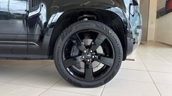 2023 (23) LAND ROVER DEFENDER 3.0 D250 X-Dynamic HSE 110 5dr Auto 5656598
