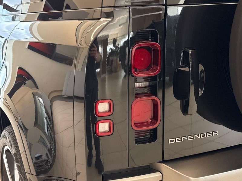 2023 (23) LAND ROVER DEFENDER 3.0 D250 X-Dynamic HSE 110 5dr Auto 5656609