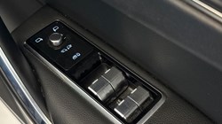 2021 (21) JAGUAR F-PACE 2.0 D200 R-Dynamic S 5dr Auto AWD 5649824
