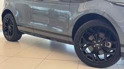2022 (22) LAND ROVER RANGE ROVER EVOQUE 1.5 P300e Evoque Edition 5dr Auto 5685795