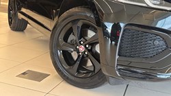 2021 (21) JAGUAR F-PACE 2.0 D200 R-Dynamic S 5dr Auto AWD 5688713
