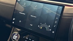 2021 (21) JAGUAR F-PACE 2.0 D200 R-Dynamic S 5dr Auto AWD 5688700