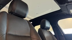 2023 (73) LAND ROVER RANGE ROVER VELAR 2.0 D200 MHEV Dynamic SE 5dr Auto 5673989