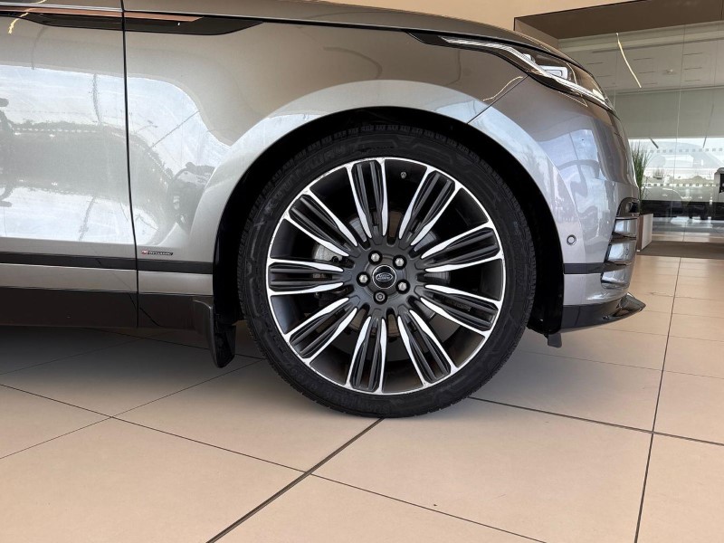 2017 (67) LAND ROVER RANGE ROVER VELAR 3.0 D300 First Edition 5dr Auto 5674210