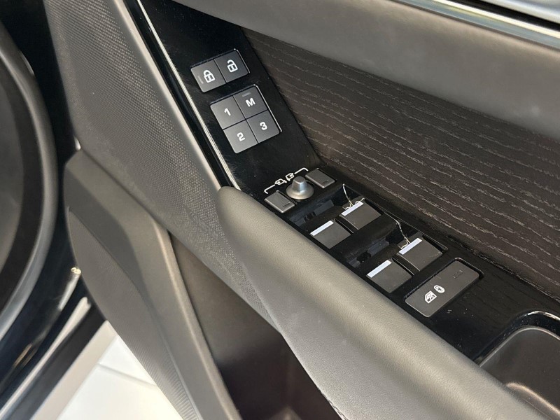 2025 (25) LAND ROVER RANGE ROVER VELAR 2.0 D200 MHEV Autobiography 5dr Auto [Revised] 5686889