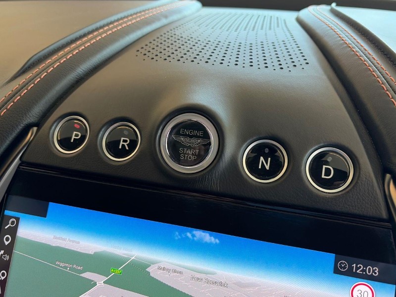2021 (21) ASTON MARTIN DBX V8 550 5dr Touchtronic 5675734