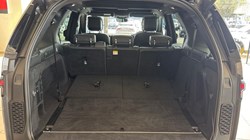 2023 (23) LAND ROVER DISCOVERY 3.0 D300 R-Dynamic HSE 5dr Auto 5702003
