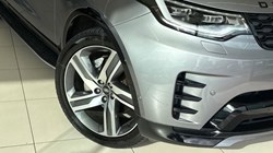 2023 (23) LAND ROVER DISCOVERY 3.0 D300 R-Dynamic HSE 5dr Auto 5702034