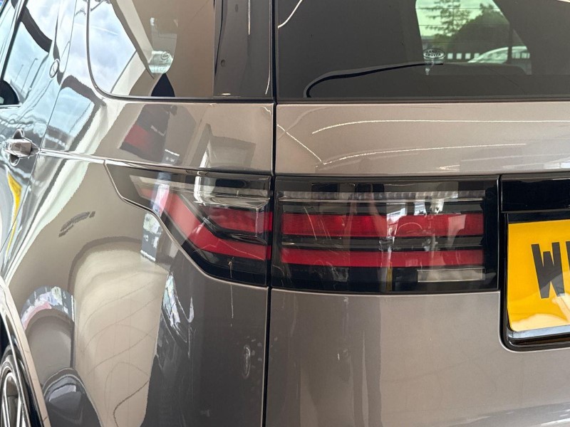 2023 (23) LAND ROVER DISCOVERY 3.0 D300 R-Dynamic HSE 5dr Auto 5702012