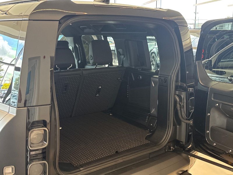 2023 (73) LAND ROVER DEFENDER 5.0 P525 V8 Carpathian Edition 110 5dr Auto 5682438