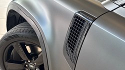 2023 (73) LAND ROVER DEFENDER 5.0 P525 V8 Carpathian Edition 110 5dr Auto 5682418
