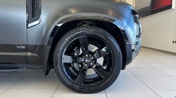 2023 (73) LAND ROVER DEFENDER 5.0 P525 V8 Carpathian Edition 110 5dr Auto 5682406