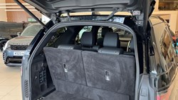 2023 (23) LAND ROVER DISCOVERY 3.0 D250 R-Dynamic SE 5dr Auto 5721233
