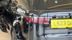 2023 (23) LAND ROVER DISCOVERY 3.0 D250 R-Dynamic SE 5dr Auto 5721200