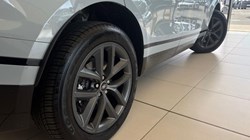 2025 (25) LAND ROVER RANGE ROVER VELAR 2.0 P400e Dynamic SE 5dr Auto 5706993