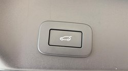 2022 (22) LAND ROVER RANGE ROVER EVOQUE 1.5 P300e Evoque Edition 5dr Auto 5723773