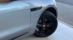 2021 (21) JAGUAR F-PACE 2.0 D200 R-Dynamic S 5dr Auto AWD 5709348