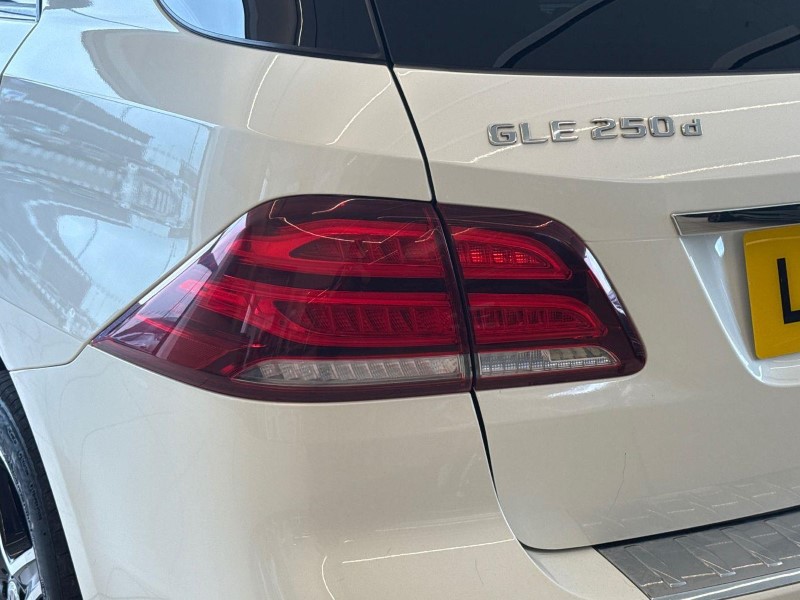 2017 (67) MERCEDES-BENZ GLE 250d 4Matic AMG Line Premium 5dr 9G-Tronic 5721819