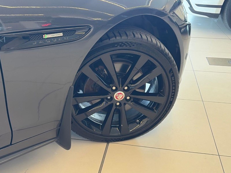 2018 (18) JAGUAR XE 2.0d [240] R-Sport 4dr Auto AWD 5729540