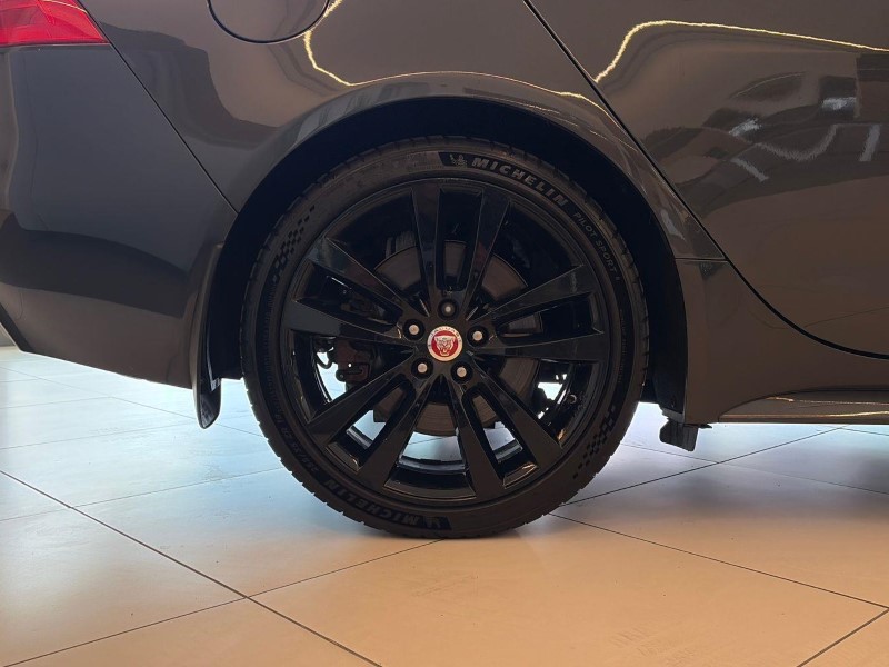 2018 (18) JAGUAR XE 2.0d [240] R-Sport 4dr Auto AWD 5729502