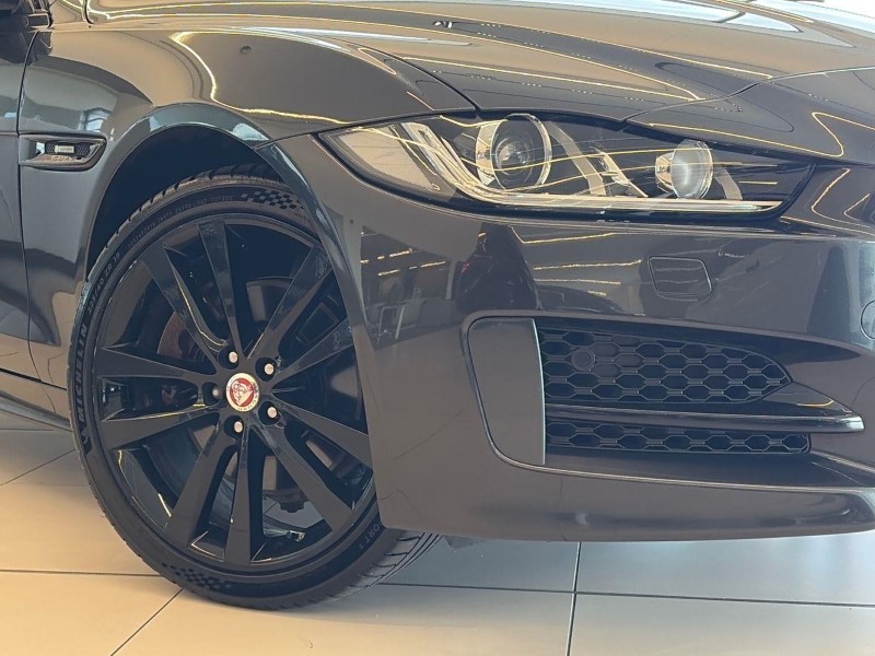 2018 (18) JAGUAR XE 2.0d [240] R-Sport 4dr Auto AWD 5729533