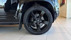 2023 (73) LAND ROVER DEFENDER 5.0 P525 V8 110 5dr Auto 5709179