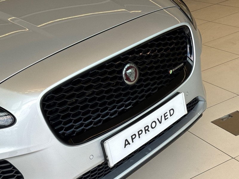 2020 (20) JAGUAR E-PACE 2.0 R-Dynamic HSE 5dr Auto 5711450