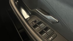 2020 (20) JAGUAR E-PACE 2.0 R-Dynamic HSE 5dr Auto 5711375