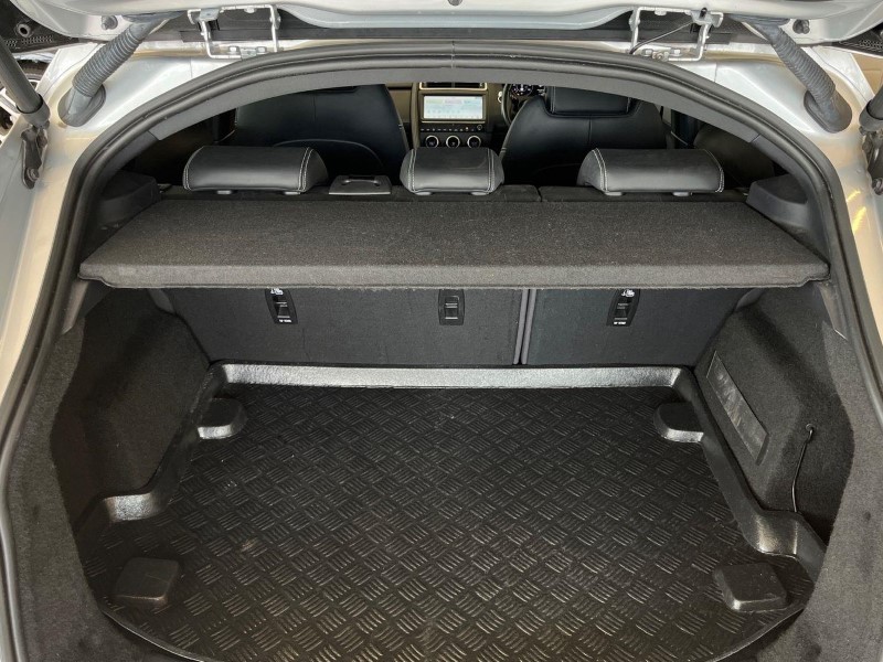 2020 (20) JAGUAR E-PACE 2.0 R-Dynamic HSE 5dr Auto 5711363