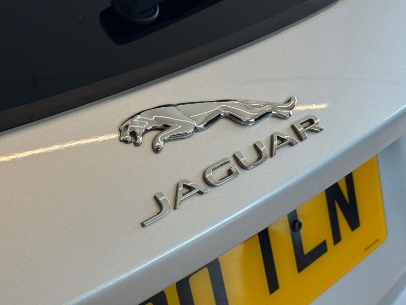 2020 (20) JAGUAR E-PACE 2.0 R-Dynamic HSE 5dr Auto 5711452