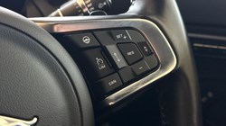 2020 (20) JAGUAR E-PACE 2.0 R-Dynamic HSE 5dr Auto 5711437