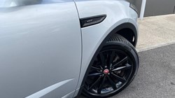 2020 (20) JAGUAR E-PACE 2.0 R-Dynamic HSE 5dr Auto 5711406