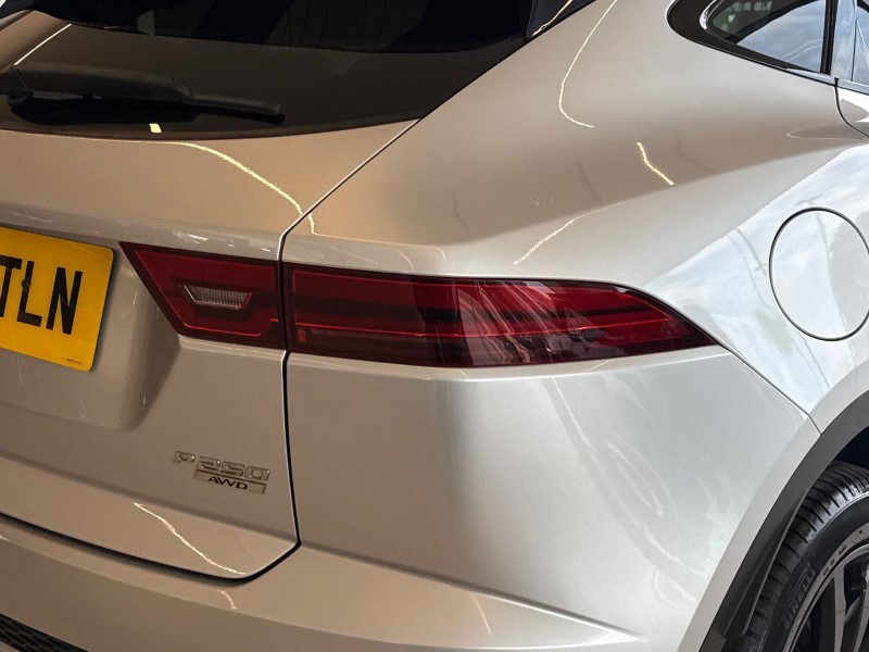 2020 (20) JAGUAR E-PACE 2.0 R-Dynamic HSE 5dr Auto 5711454