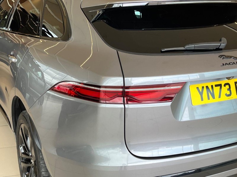 2023 (73) JAGUAR F-PACE 2.0 D200 R-Dynamic HSE Black 5dr Auto AWD 5726300