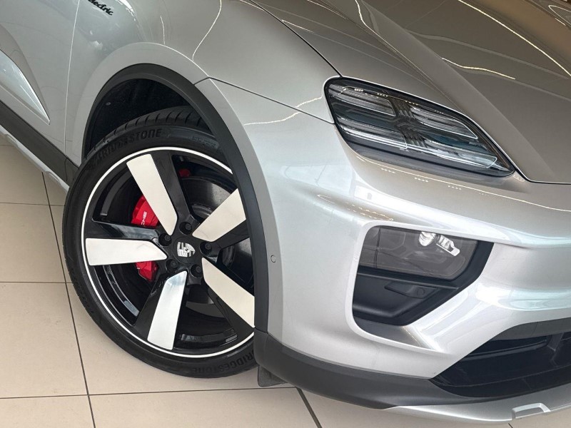 2025 (25) PORSCHE MACAN 380kW 4S 100kWh 5dr Auto 5714460