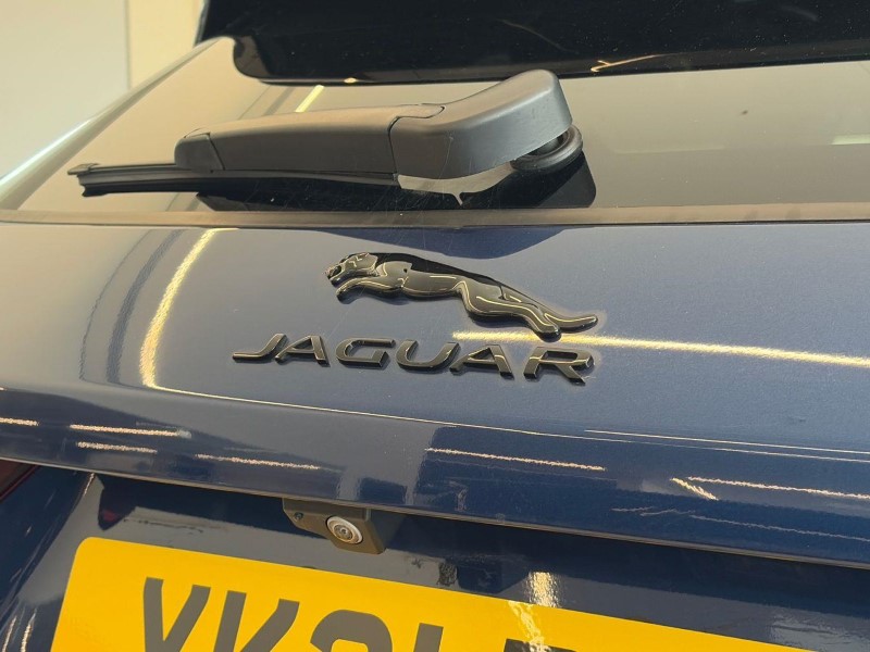 2021 (21) JAGUAR F-PACE 2.0 D200 R-Dynamic SE 5dr Auto AWD 5723716