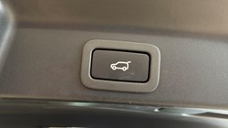 2021 (21) JAGUAR F-PACE 2.0 D200 R-Dynamic SE 5dr Auto AWD 5723711