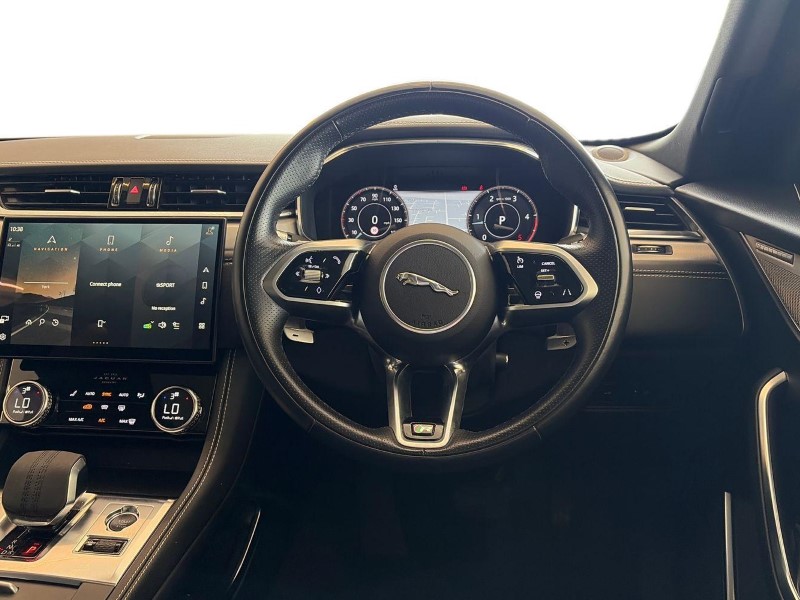 2021 (21) JAGUAR F-PACE 2.0 D200 R-Dynamic SE 5dr Auto AWD 5723684
