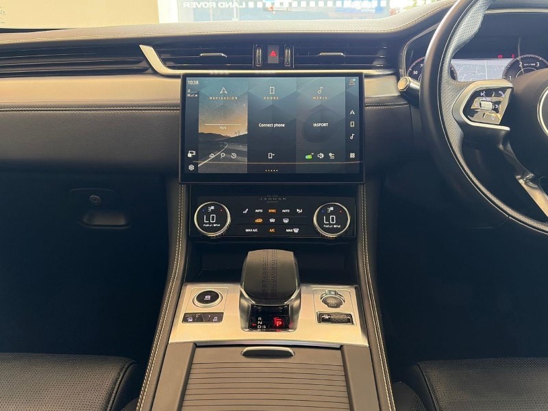 2021 (21) JAGUAR F-PACE 2.0 D200 R-Dynamic SE 5dr Auto AWD 5723683