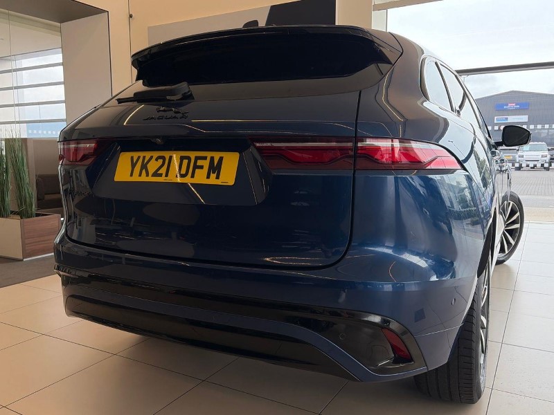 2021 (21) JAGUAR F-PACE 2.0 D200 R-Dynamic SE 5dr Auto AWD 5723728
