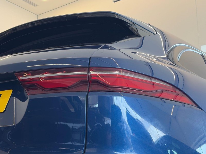 2021 (21) JAGUAR F-PACE 2.0 D200 R-Dynamic SE 5dr Auto AWD 5723718