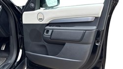 2024 (74) LAND ROVER DISCOVERY 3.0 D350 Dynamic HSE 5dr Auto 5642926