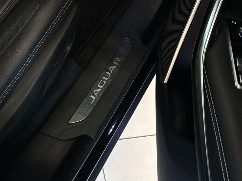 2023 (23) JAGUAR F-PACE 2.0 D200 R-Dynamic SE Black 5dr Auto AWD 5767574