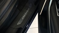 2023 (23) JAGUAR F-PACE 2.0 D200 R-Dynamic SE Black 5dr Auto AWD 5767574