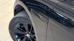 2023 (23) JAGUAR F-PACE 2.0 D200 R-Dynamic SE Black 5dr Auto AWD 5767557