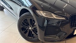 2023 (23) JAGUAR F-PACE 2.0 D200 R-Dynamic SE Black 5dr Auto AWD 5767578